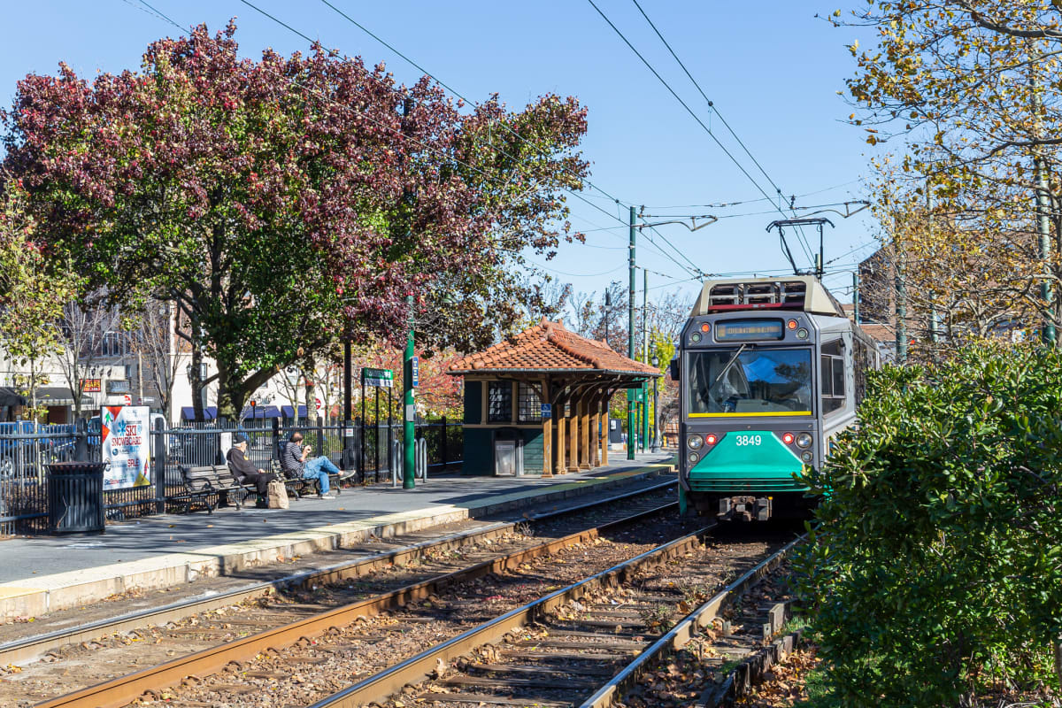 Apartments near Cleveland Circle MBTA, Boston, MA The Regent